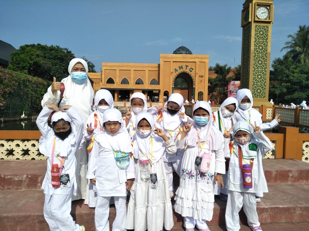 Perwakilan Murid RA Baitul Maal Mengikuti Manasik Haji yang Diselenggarakan IGRA